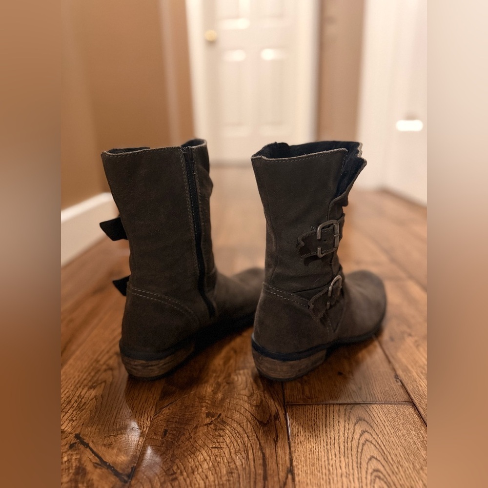 Artisan ‘Kate’ Suede Moto Biker Boots in Charcoal/Dark Taupe Made in Portugal. - Picture 9 of 15